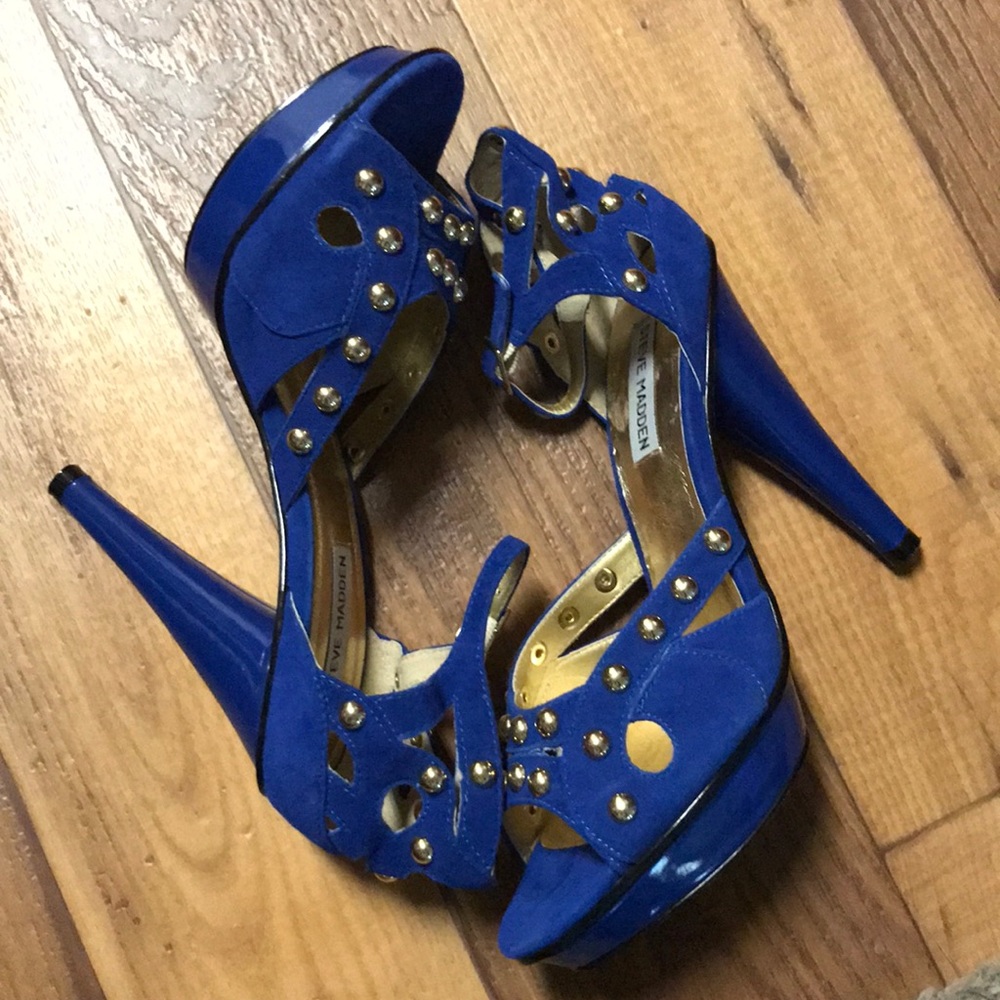 Heels - Picture 2 of 3
